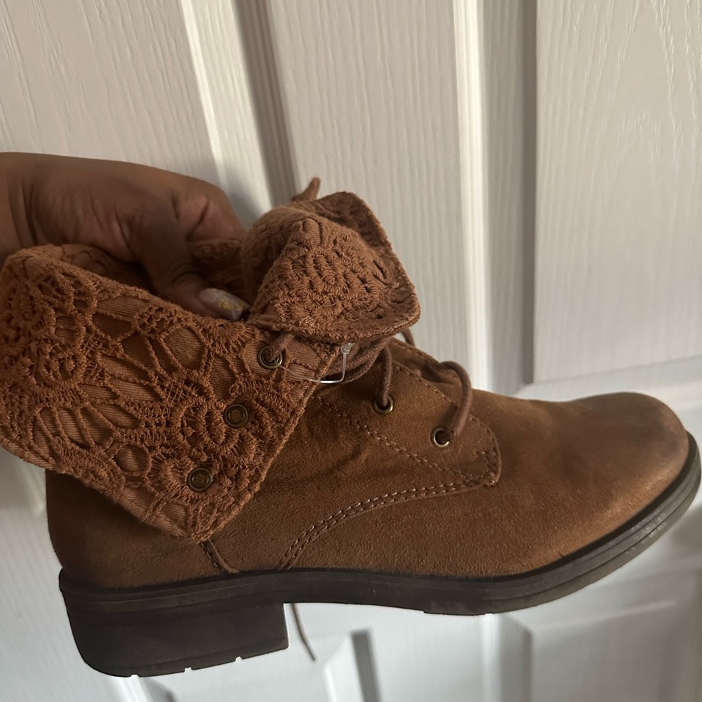 American Eagle Lace Up Ankle Boots